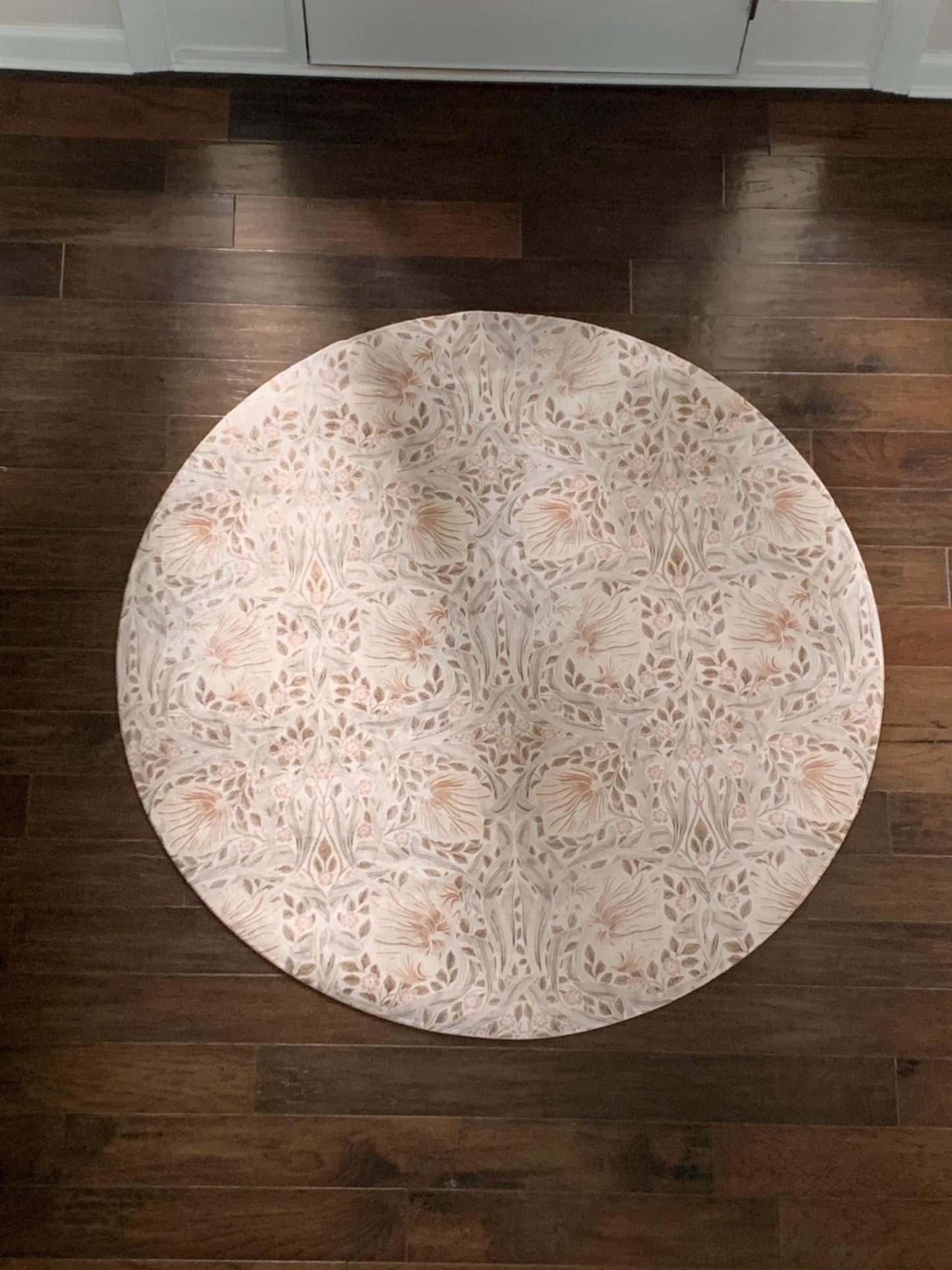 Neutral William Morris Round Rug: Pimpernel Art Nouveau Chenille Rug